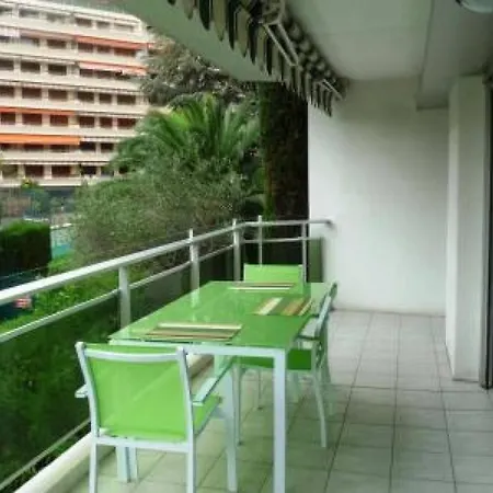 Apartment Three Bedroom, Two Bathroom In With Large Terrace - 880 *